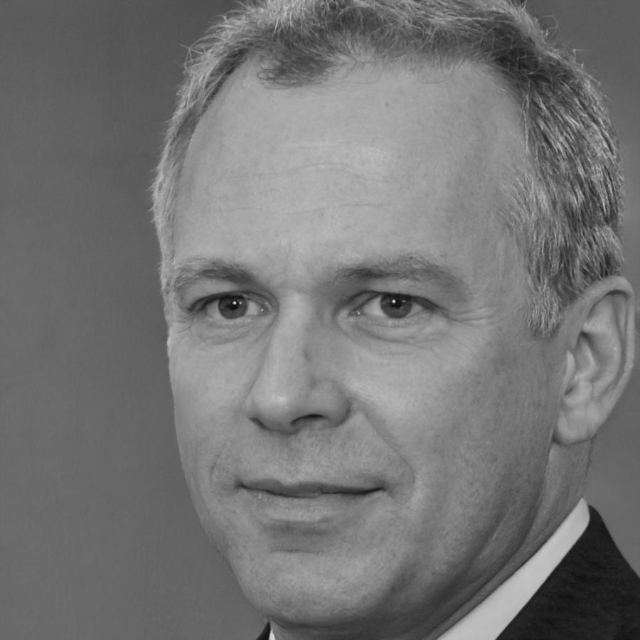 Declan Ashworth, startup financial advisor